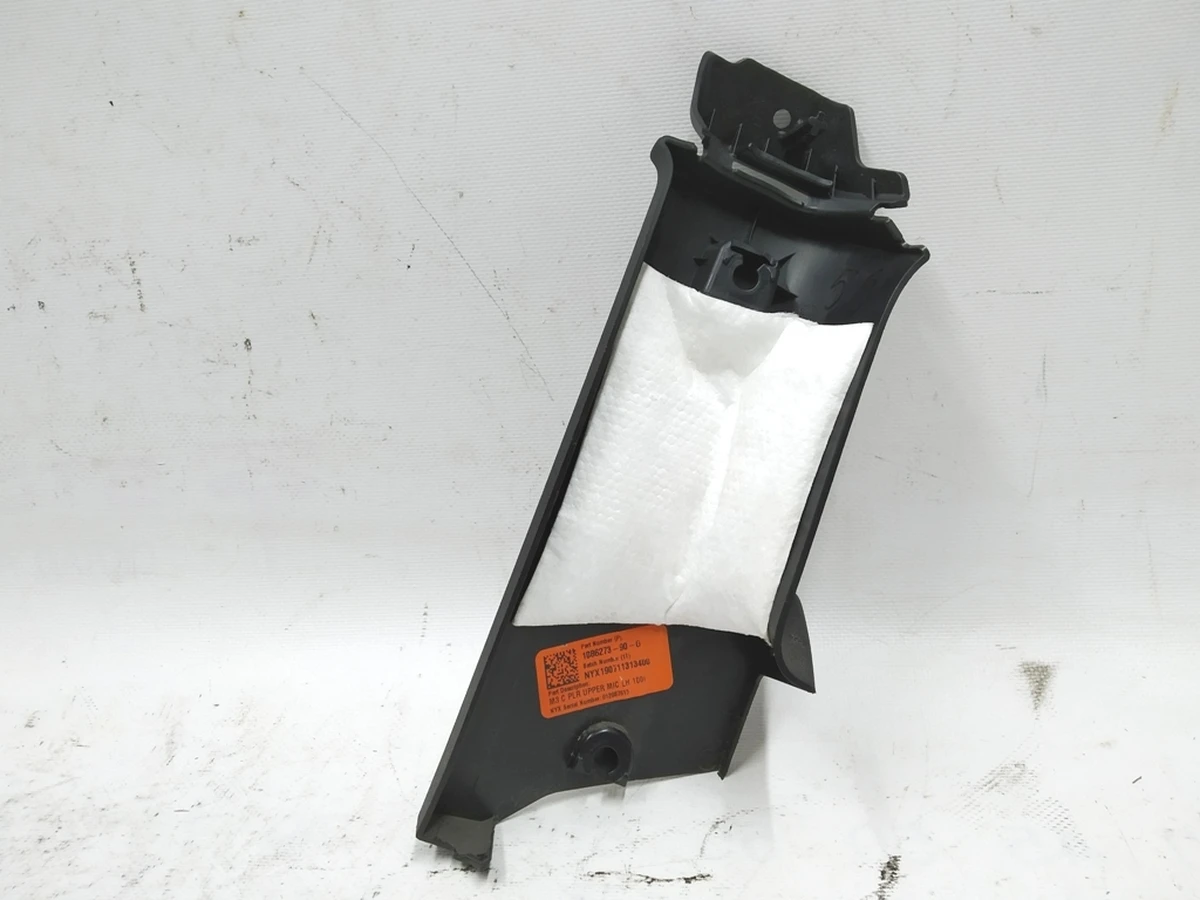 7 Накладка стійки З верхня ліва Tesla model 3 1086273-00-H