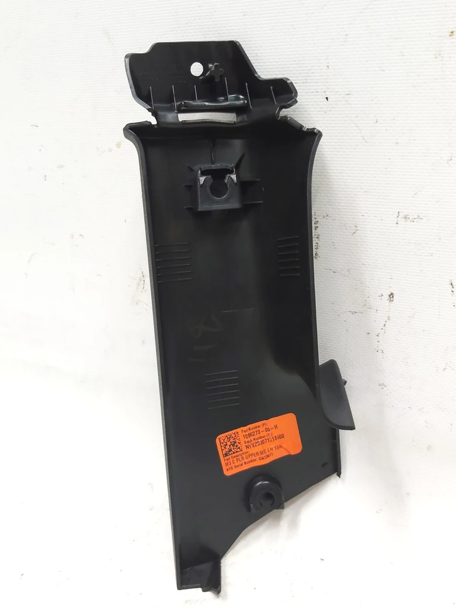 7 Накладка стойки С верхняя левая Tesla model 3 1086273-00-H
