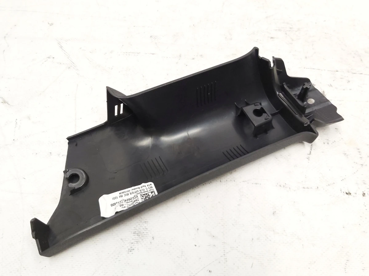 7 C-pillar trim upper right Tesla model 3 1086277-00-H
