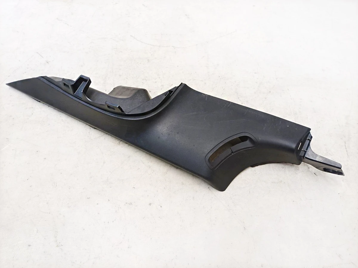 6 Rack-C left seat belt cover with damage Tesla model 3 1086281-88-I