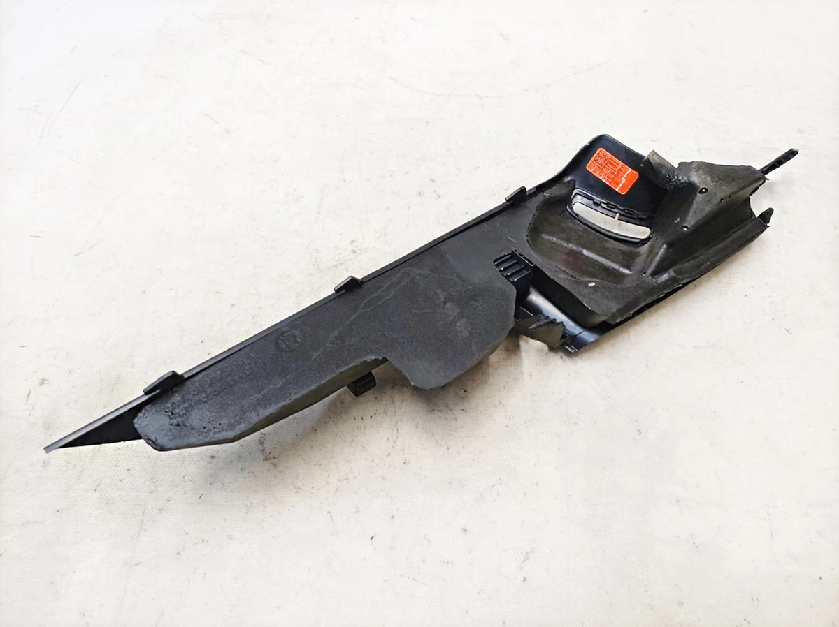 6 Rack-C left seat belt cover with damage Tesla model 3 1086281-88-I