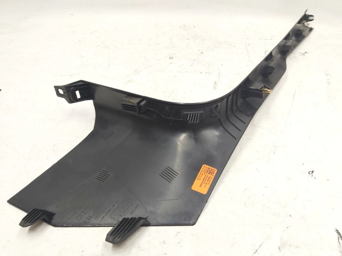 9 Облицювання порога переднього лівого Tesla model 3 1086290-00-H