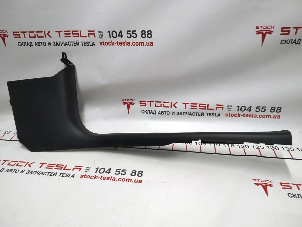 9 Облицювання порогу переднього правого Tesla model 3 1086293-00-H