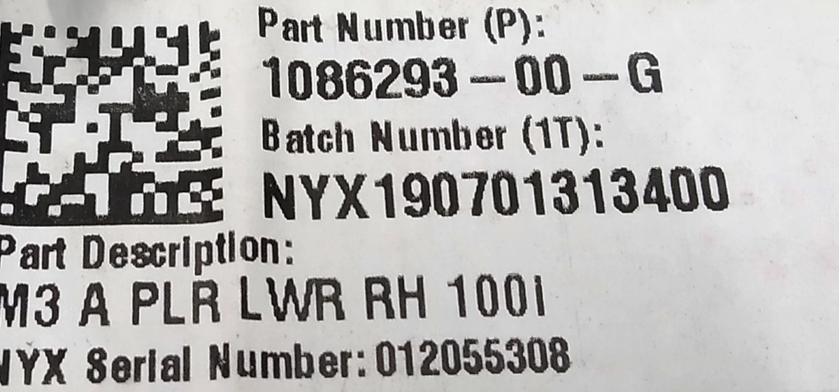 9 Облицювання порогу переднього правого Tesla model 3 1086293-00-H