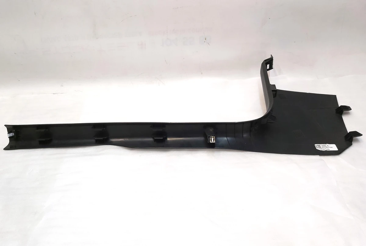 9 Облицювання порогу переднього правого Tesla model 3 1086293-00-H