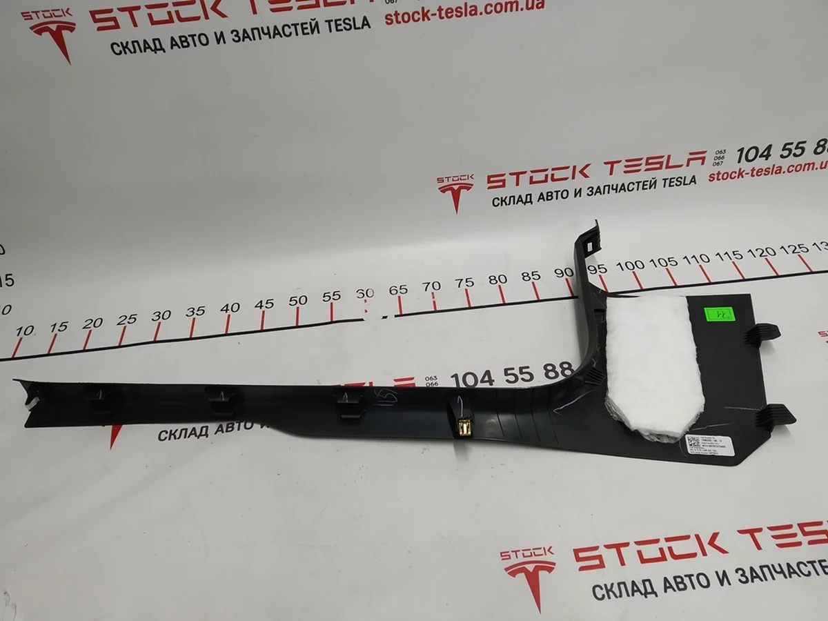 9 Облицовка порога переднего правого Tesla model 3 1086293-00-H