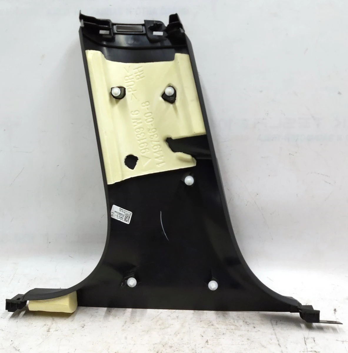 2 Накладка стійки В нижня права Tesla model 3 1086299-00-J