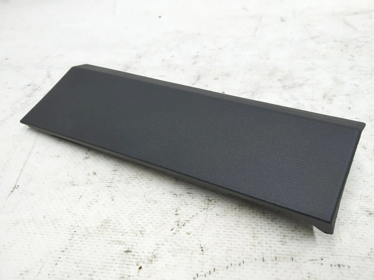 10 Накладка стійки А середня права Tesla model 3 1086306-00-F