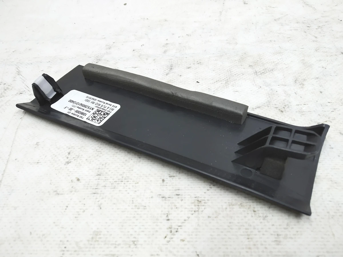 10 Накладка стійки А середня права Tesla model 3 1086306-00-F