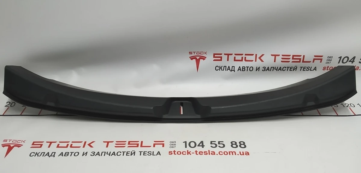 18 Отделка багажника пластик (под замок) Tesla model 3 1086315-00-F