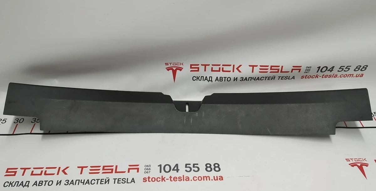 18 Отделка багажника пластик (под замок) Tesla model 3 1086315-00-F