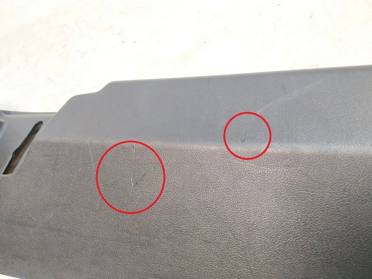 18 Отделка багажника пластик (под замок) с повреждением Tesla model 3 1086315-00-G
