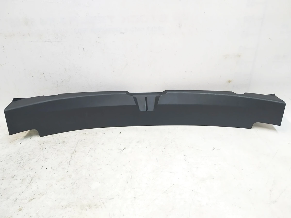 18 Отделка багажника пластик (под замок) с повреждением Tesla model 3 1086315-00-G
