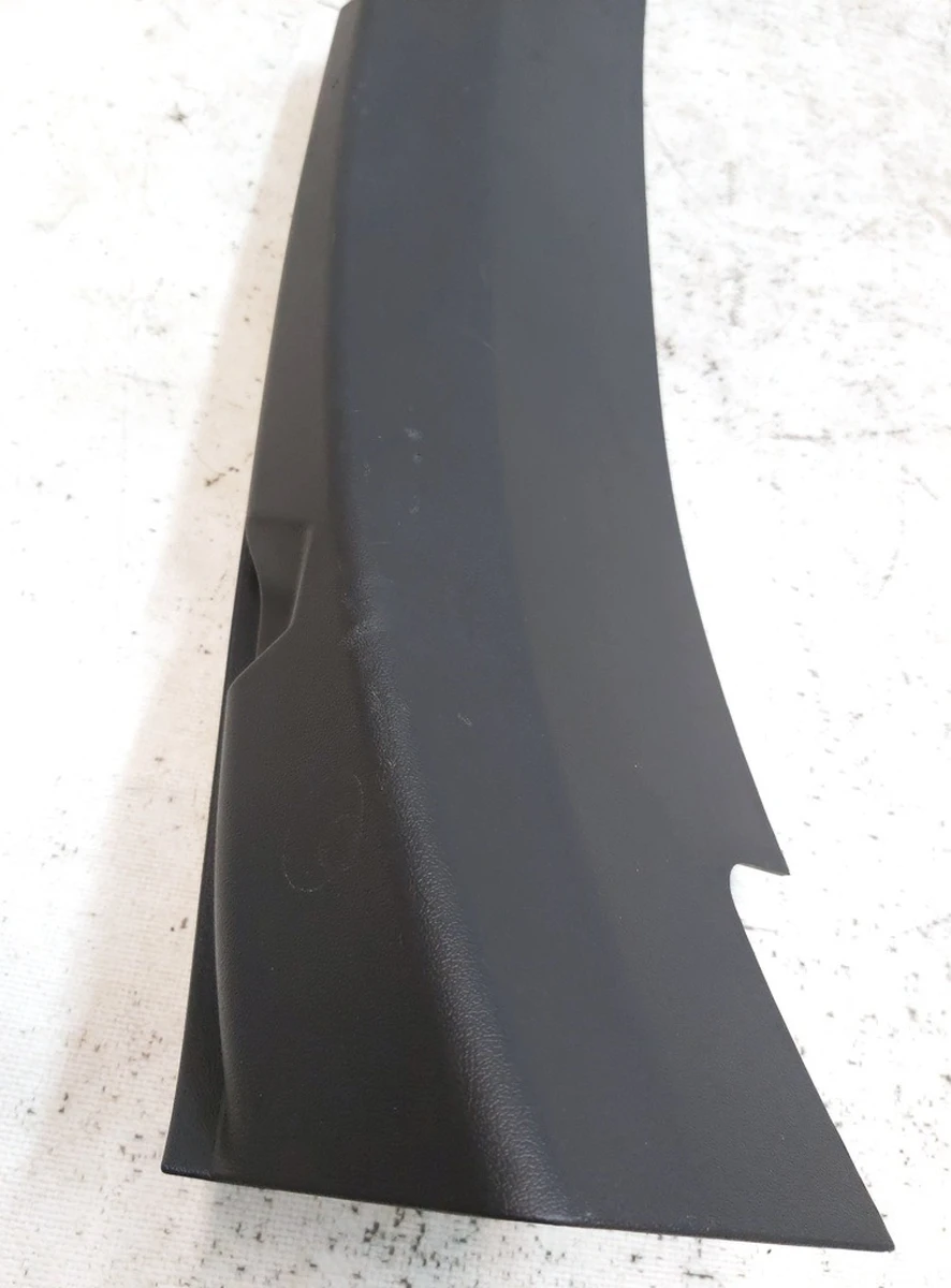 18 Отделка багажника пластик (под замок) с повреждением Tesla model 3 1086315-00-F