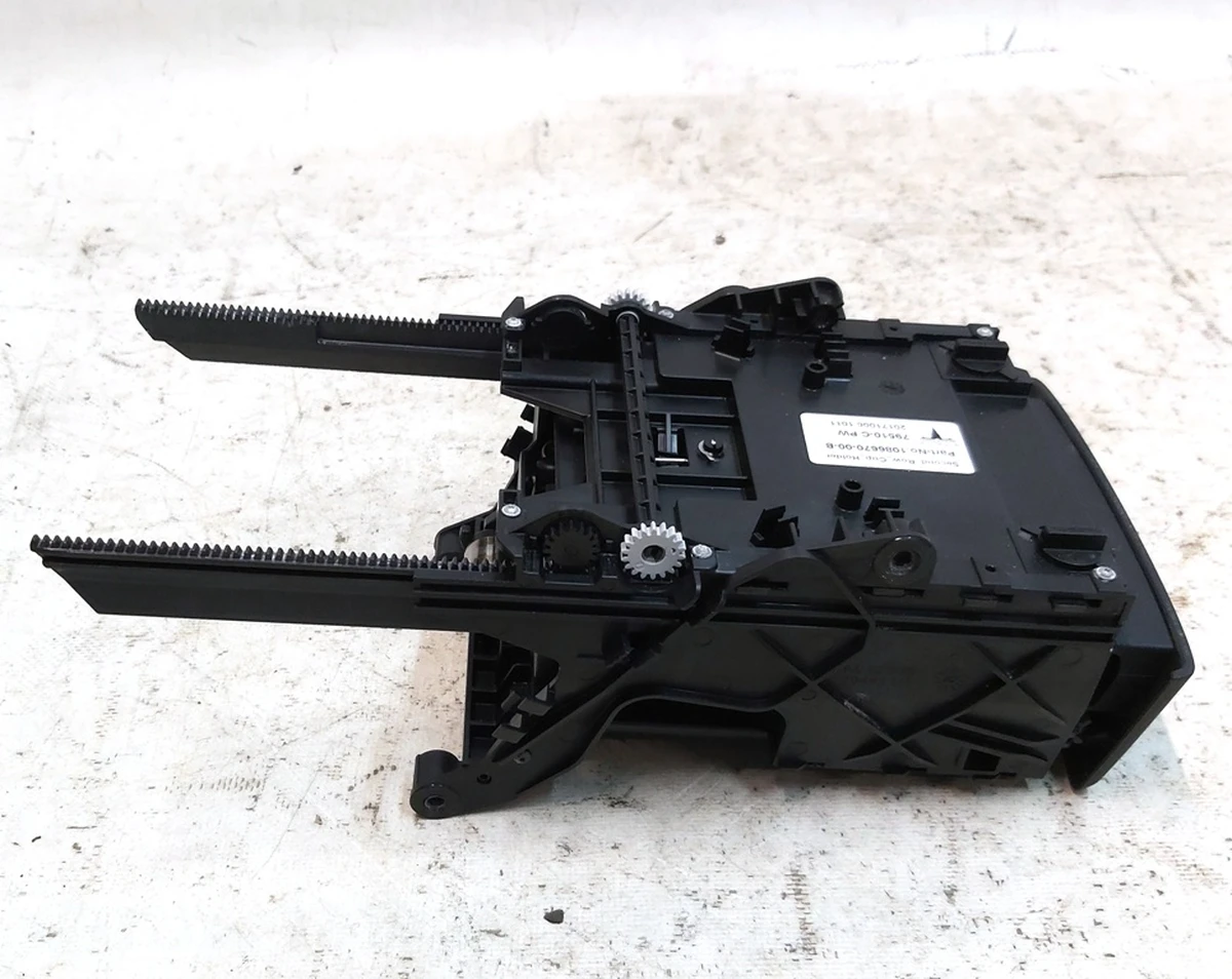 17 2nd row seat console cup holder housing (rear) Tesla model S REST, model X 1086670-00-B