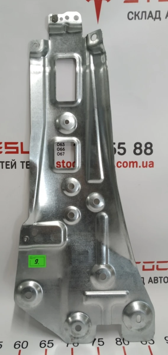 10 Пластина крепежная стойки С правая Tesla Model X 1086806-00-A