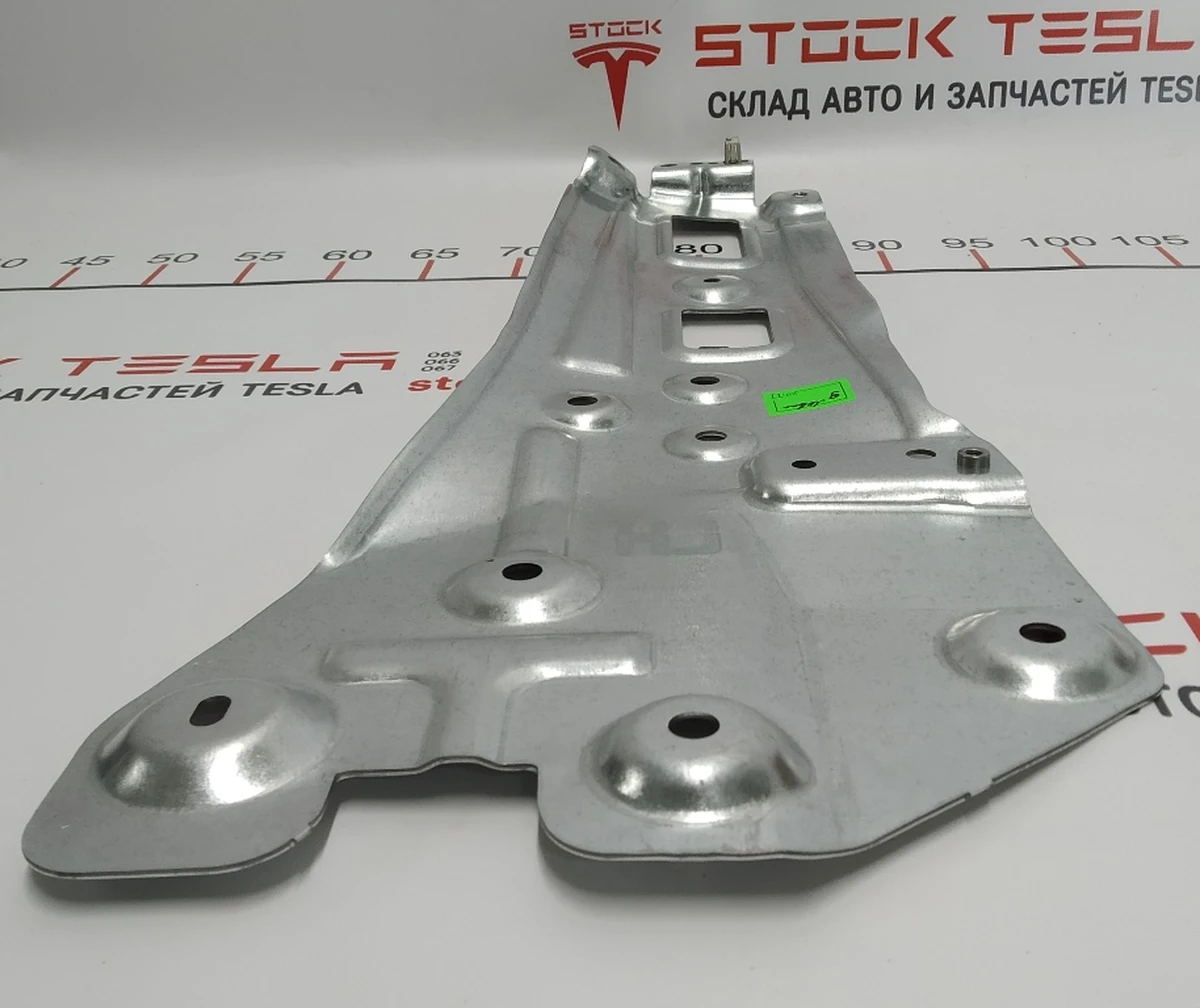 10 Пластина крепежная стойки С правая Tesla Model X 1086806-00-A