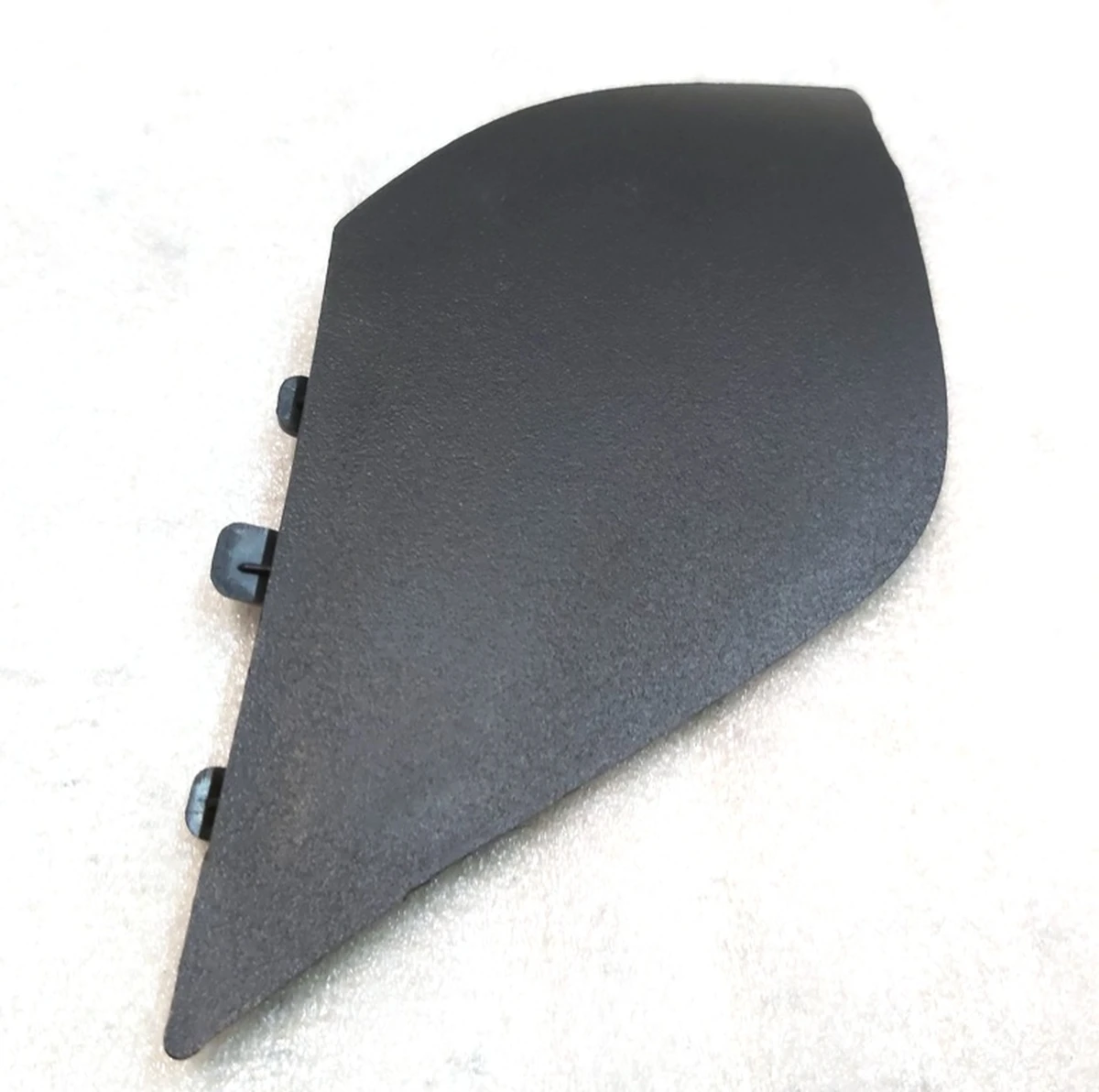 15 Заглушка буксировочного крюка Tesla Model X 1057056-00-D 1087050-00-D