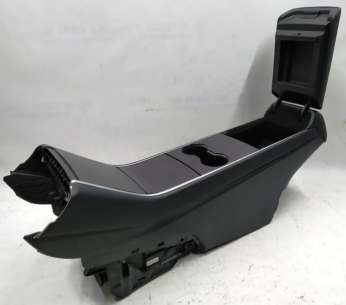 Центральна консоль підлокітник Black підсклянник Chameleon PREMIUM без блоку взаємод. з ключем, проведення Tesla model 3, model Y 1087900-00-E