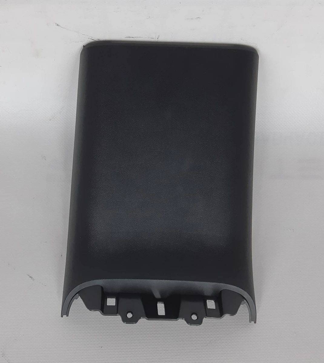 23 Декоративная накладка центральной консоли задняя верхняя Tesla model 3 1087930-00-B