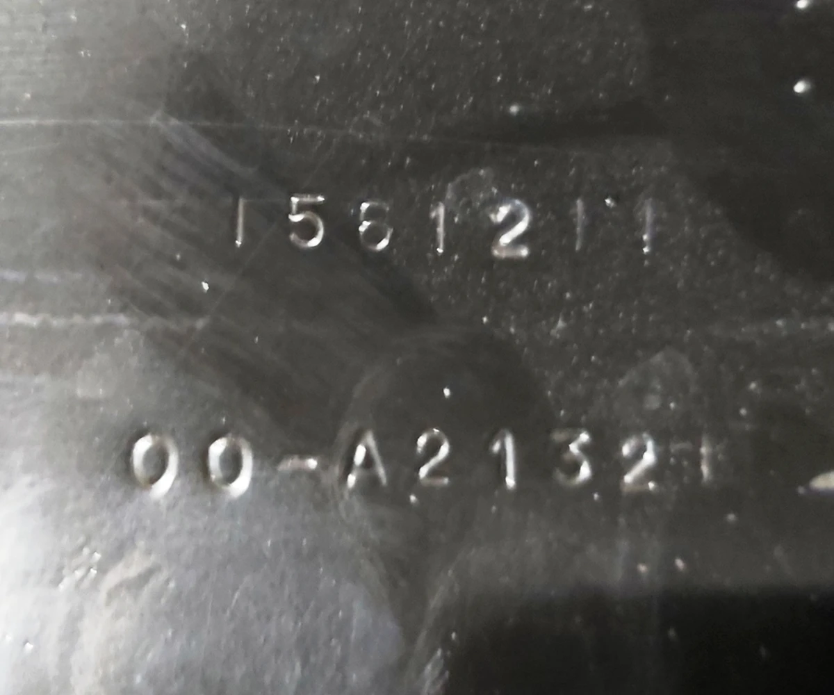 Кришка верхня основної батареї з пошкодженням Tesla model 3 1088122-00-F