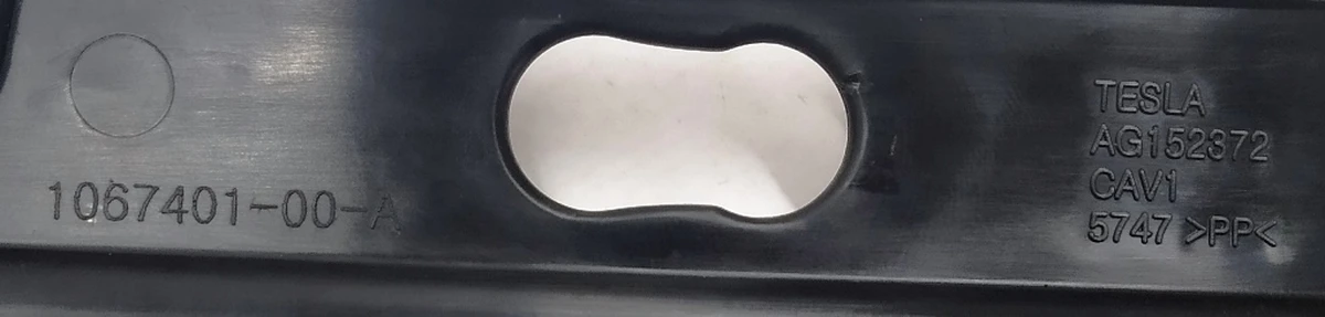 3 MX/MS FSB HINGE TOE KICK ASSYTesla model S REST, model X 1088150-00-B