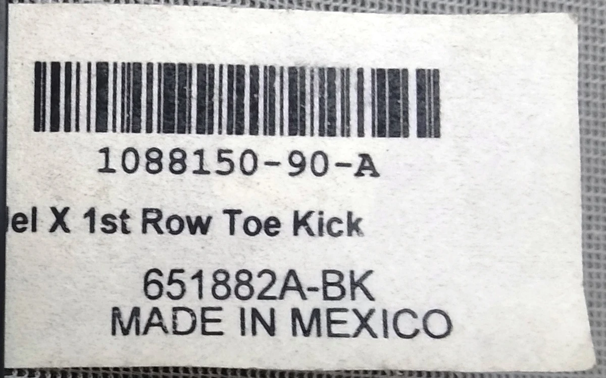 3 MX/MS FSB HINGE TOE KICK ASSYTesla model S REST, model X 1088150-00-B