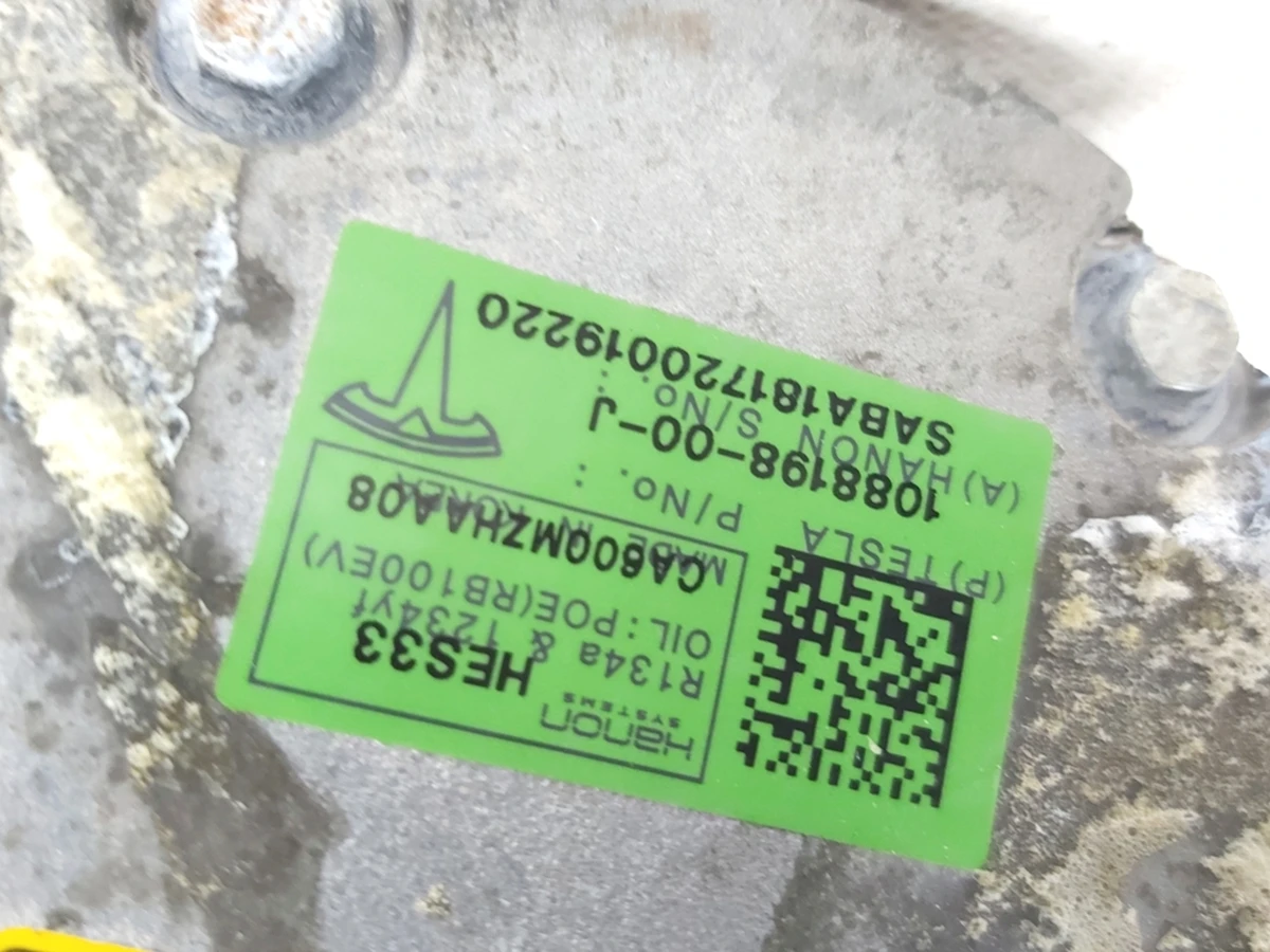 1 Компресор кондиціонера RWD Tesla model 3 1088198-00-J