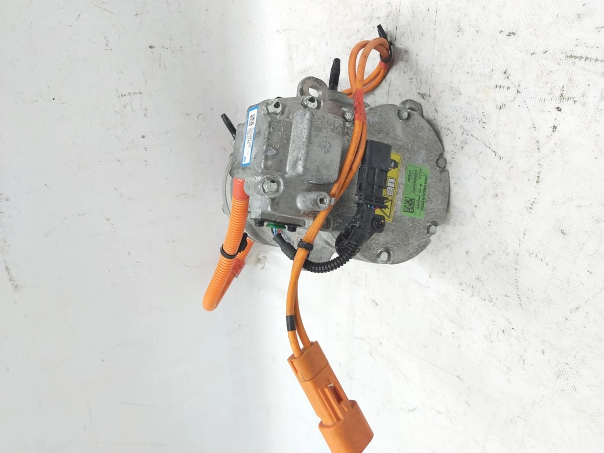 1 Компресор кондиціонера RWD Tesla model 3 1088198-00-N