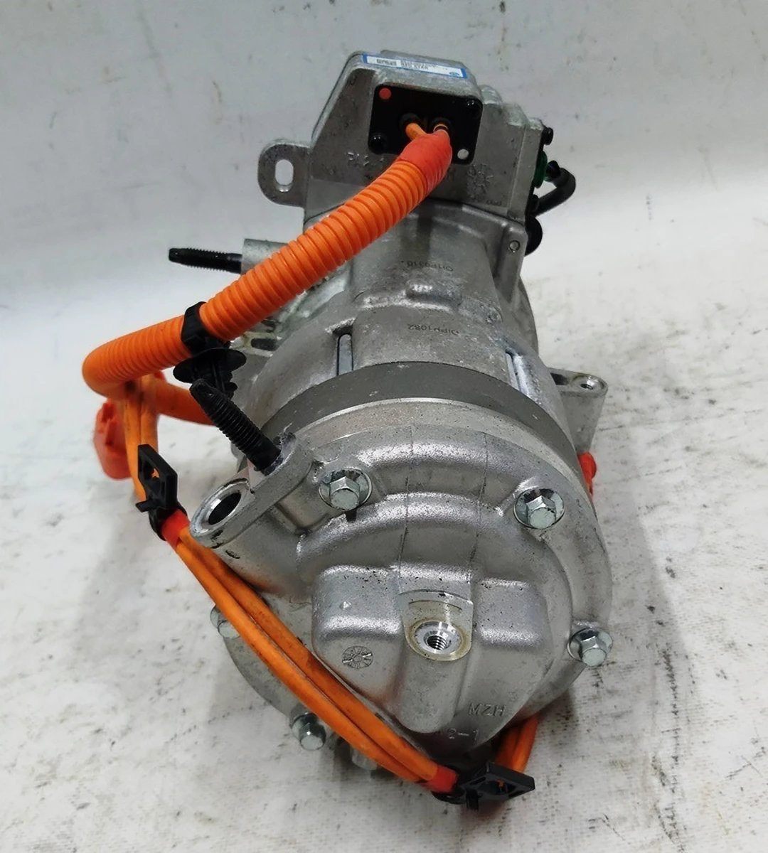 1 Компрессор кондиционера RWD Tesla model 3 1088198-00-O