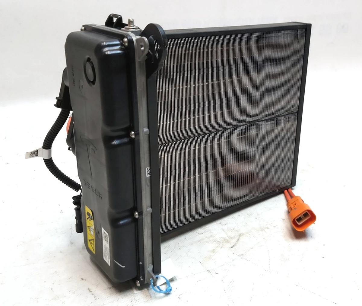 1 Елемент нагрівальний грубки салону в зборі з електропроводкою Tesla model 3 1088218-00-I