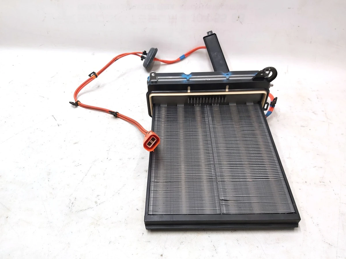 1 Елемент нагрівальний грубки салону в зборі з електропроводкою Tesla model 3 1088218-00-I