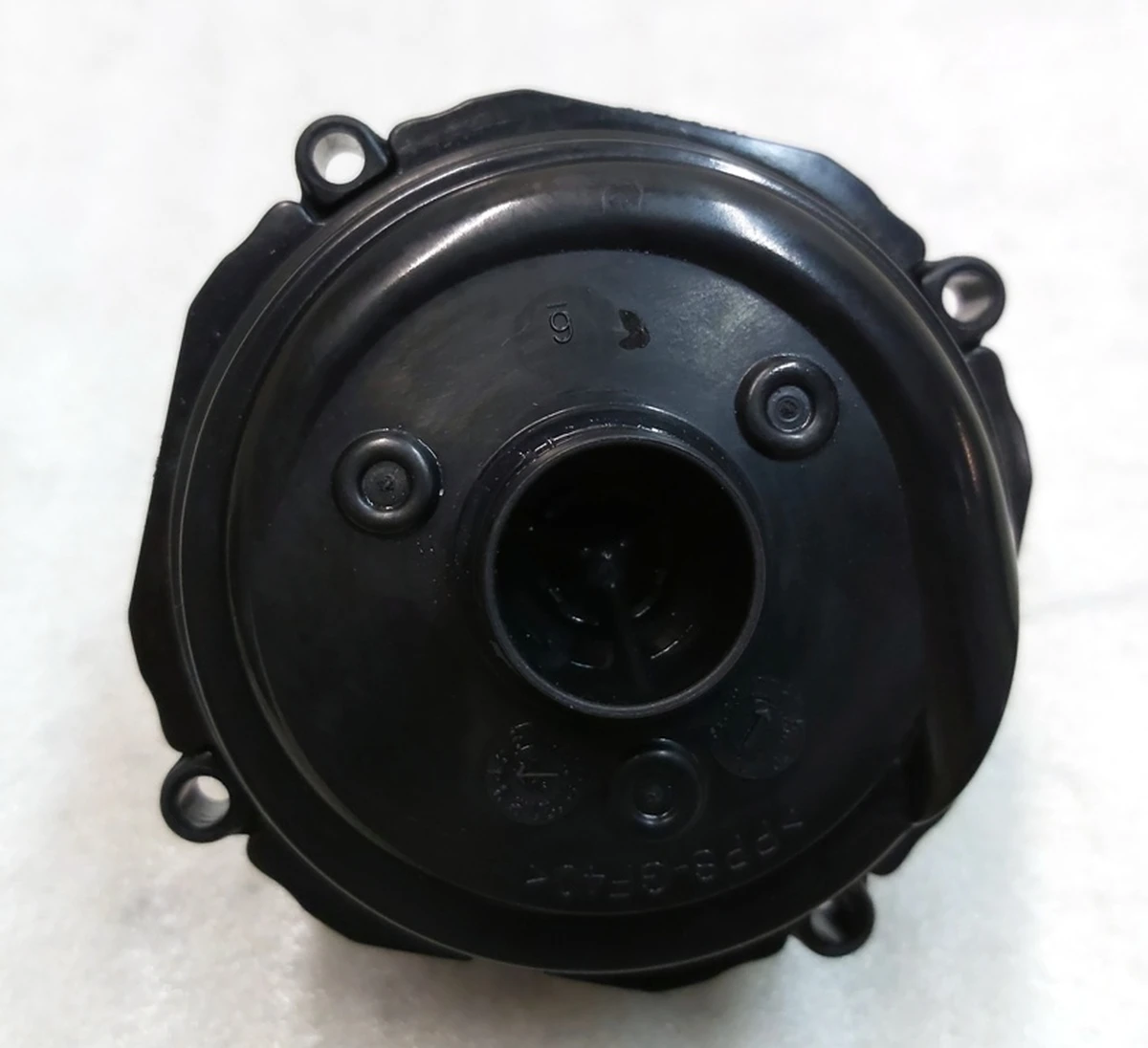 2 Мотор охолоджуючої рідини розширювального бачка Tesla model 3, Y 1088245-00-J