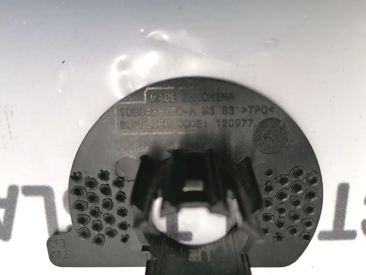 5 S3 PA retainer, front fascia ,AP2.5 Tesla Model 3 1088438-00-A