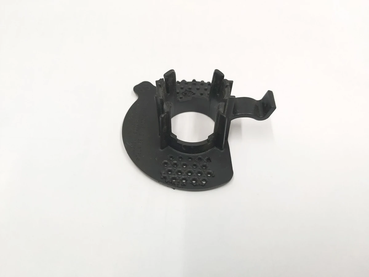 Кронштейн парктроника S8 Tesla model 3 1088443-00-B