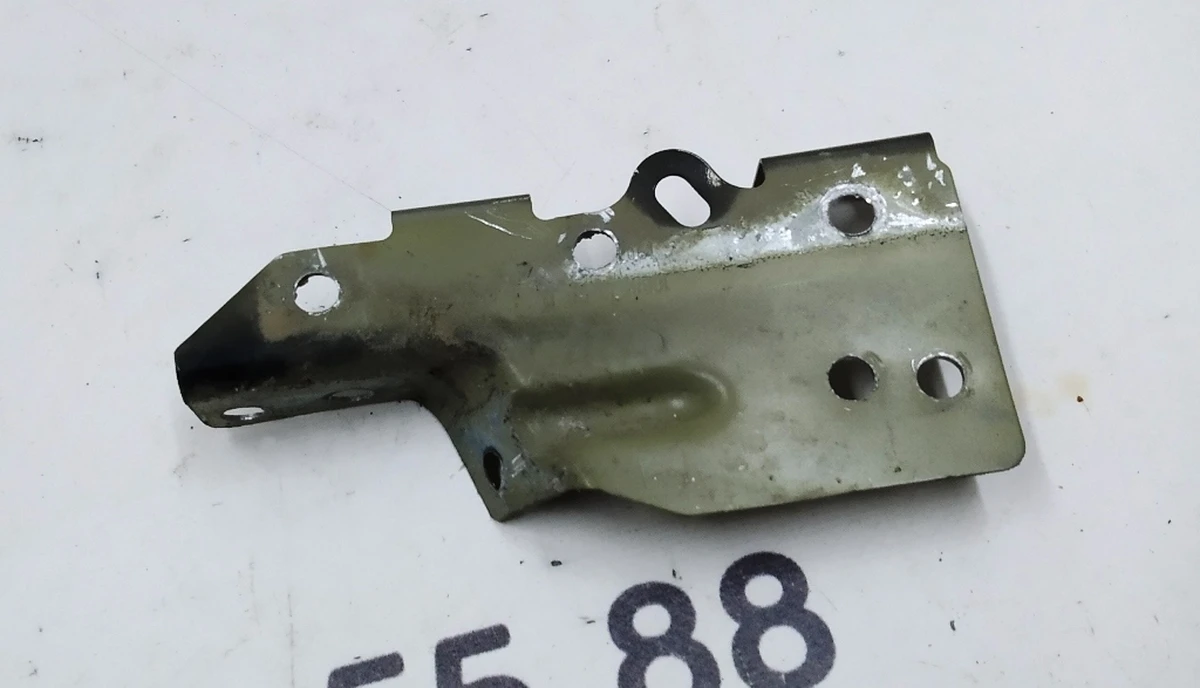 14 Чверть передня ліва кронштейн кріплення крила задній Tesla model 3 1088573-S0-A