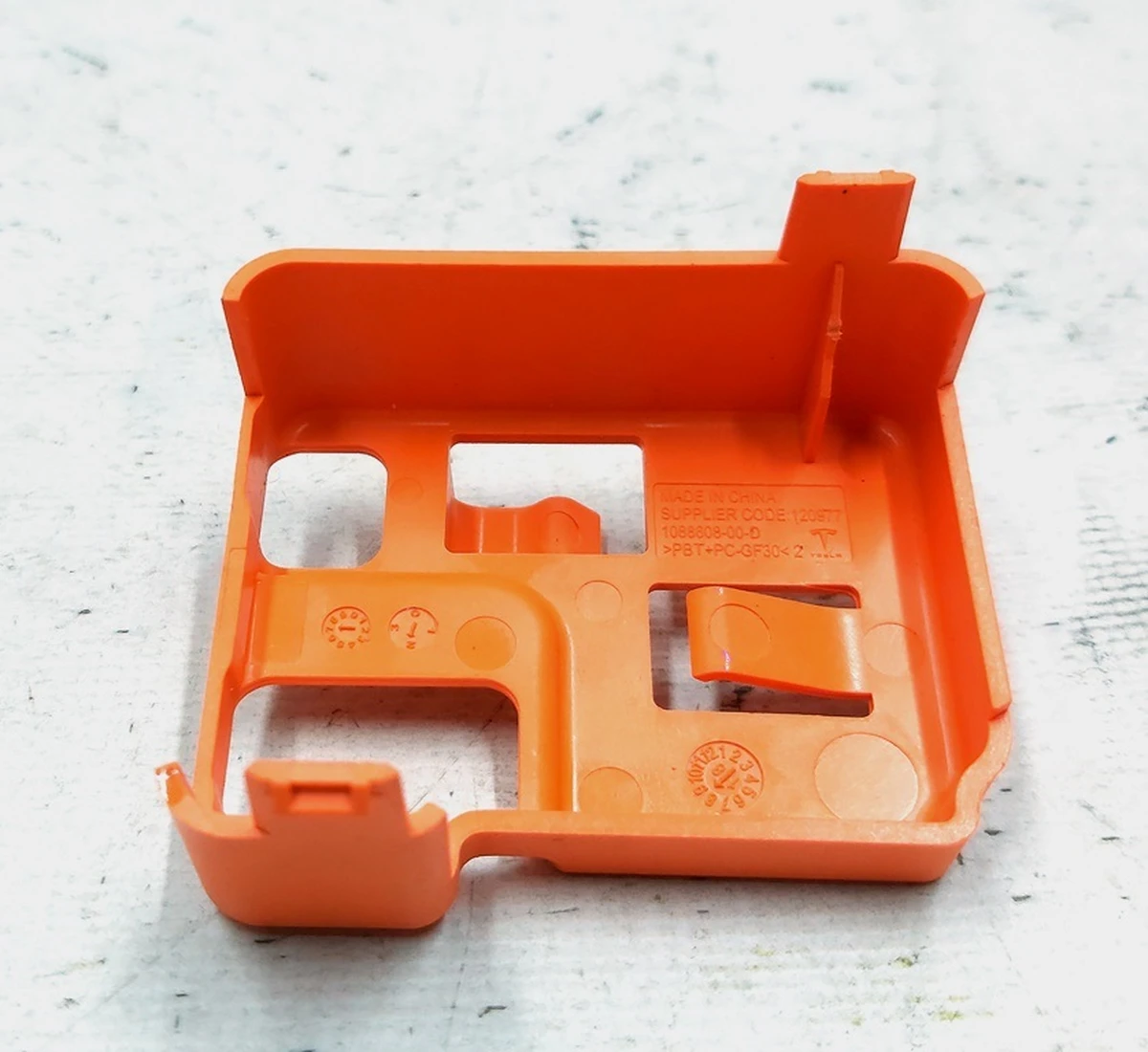 INSULATOR,ACCESS,SHUNT Tesla model 3 model Y 1088608-00-E