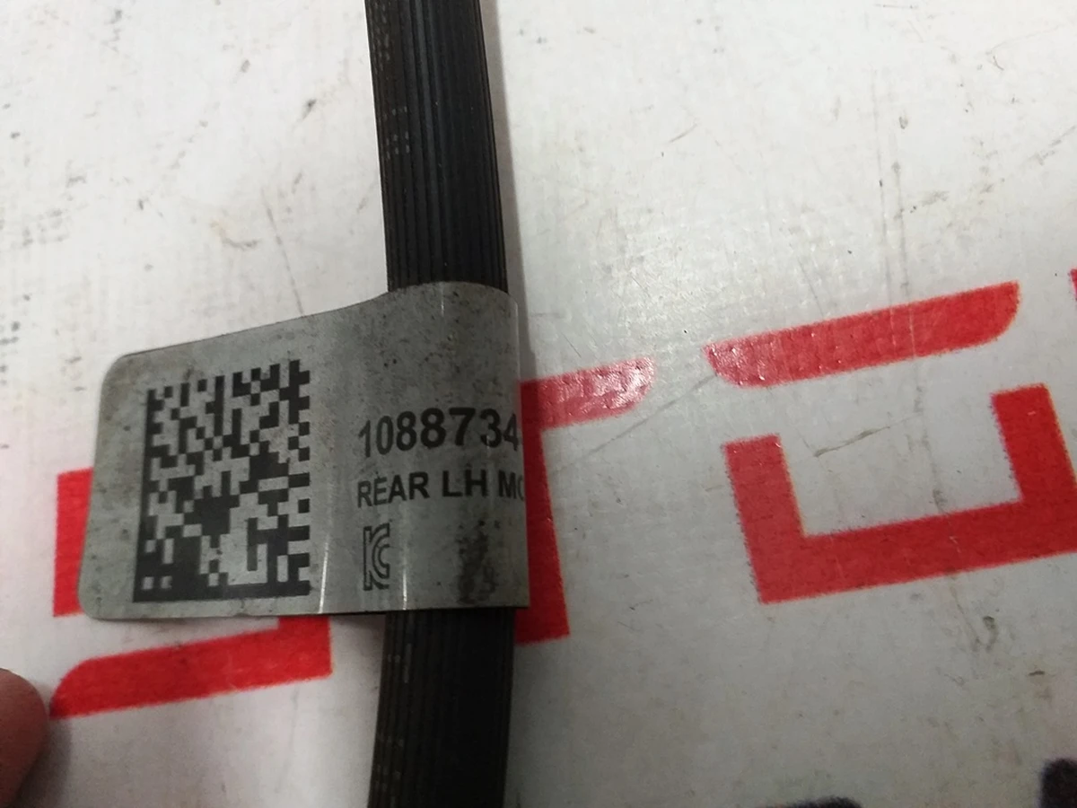 7 Шланг гальмівний лівий задній MANDO CALIPER Tesla model X 1088734-00-C