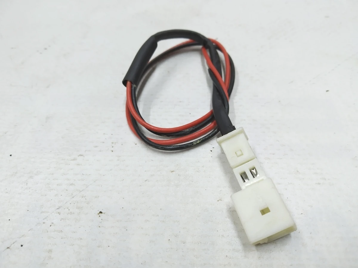 2 Разъем подсветки козырька солнцезащитного Tesla model 3 1088738-1088740