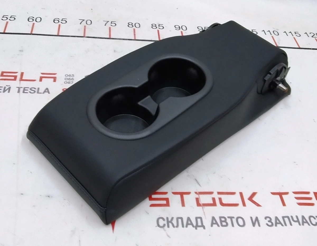 10 Підлокітник сидінь 2-го ряду PUR BLACK у зборі Tesla model 3 1088862-91-H