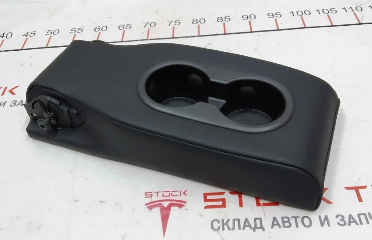 10 Підлокітник сидінь 2-го ряду PUR BLACK у зборі Tesla model 3 1088862-91-H
