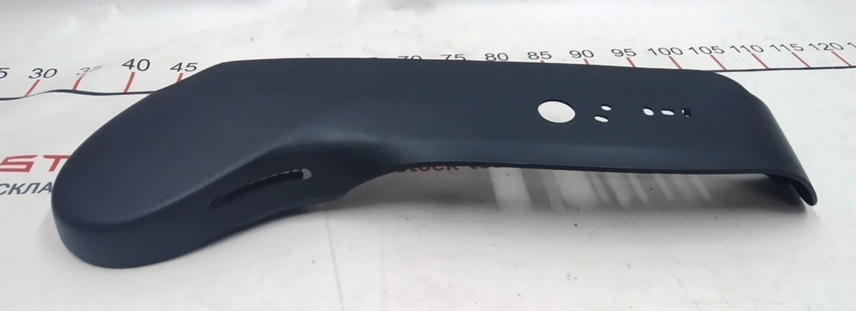 5 First row outboard sideshield - left hand Tesla model 3, Model Y 1088964-00-G