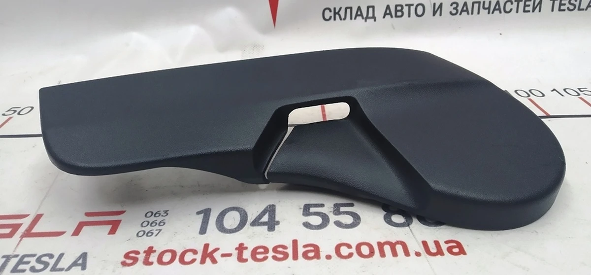 6 Накладка декоративна сидіння водія нижня права Tesla Model 3, Model Y 1557725-00-E