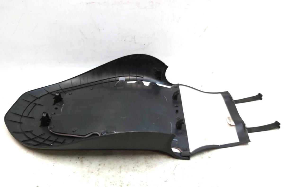 1 Чехол-накладка задняя спинки сиденья 1-го ряда с повреждением Tesla model 3, model Y 1088966-00-B