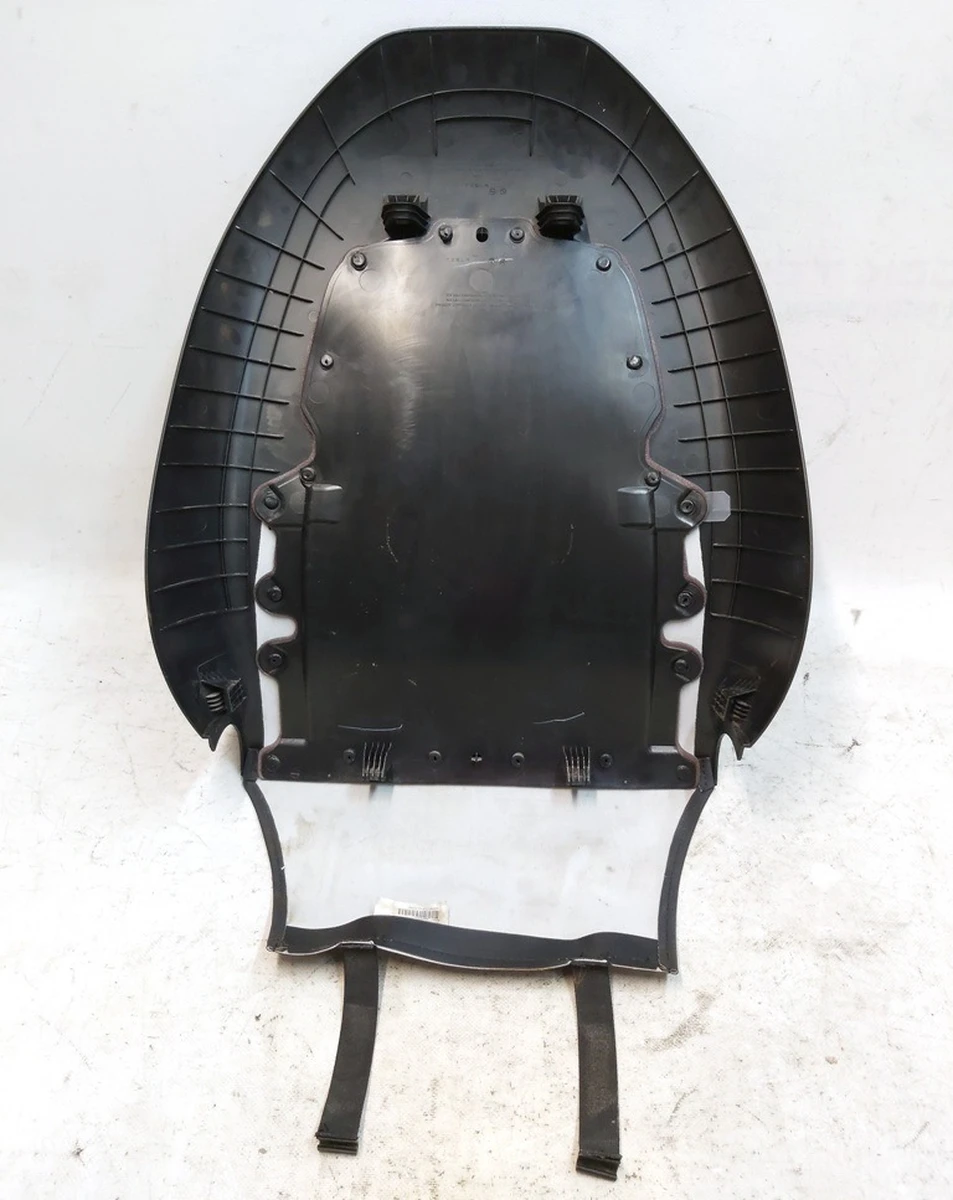 1 Чехол-накладка задняя спинки сиденья 1-го ряда с повреждением Tesla model 3, model Y 1088966-00-B