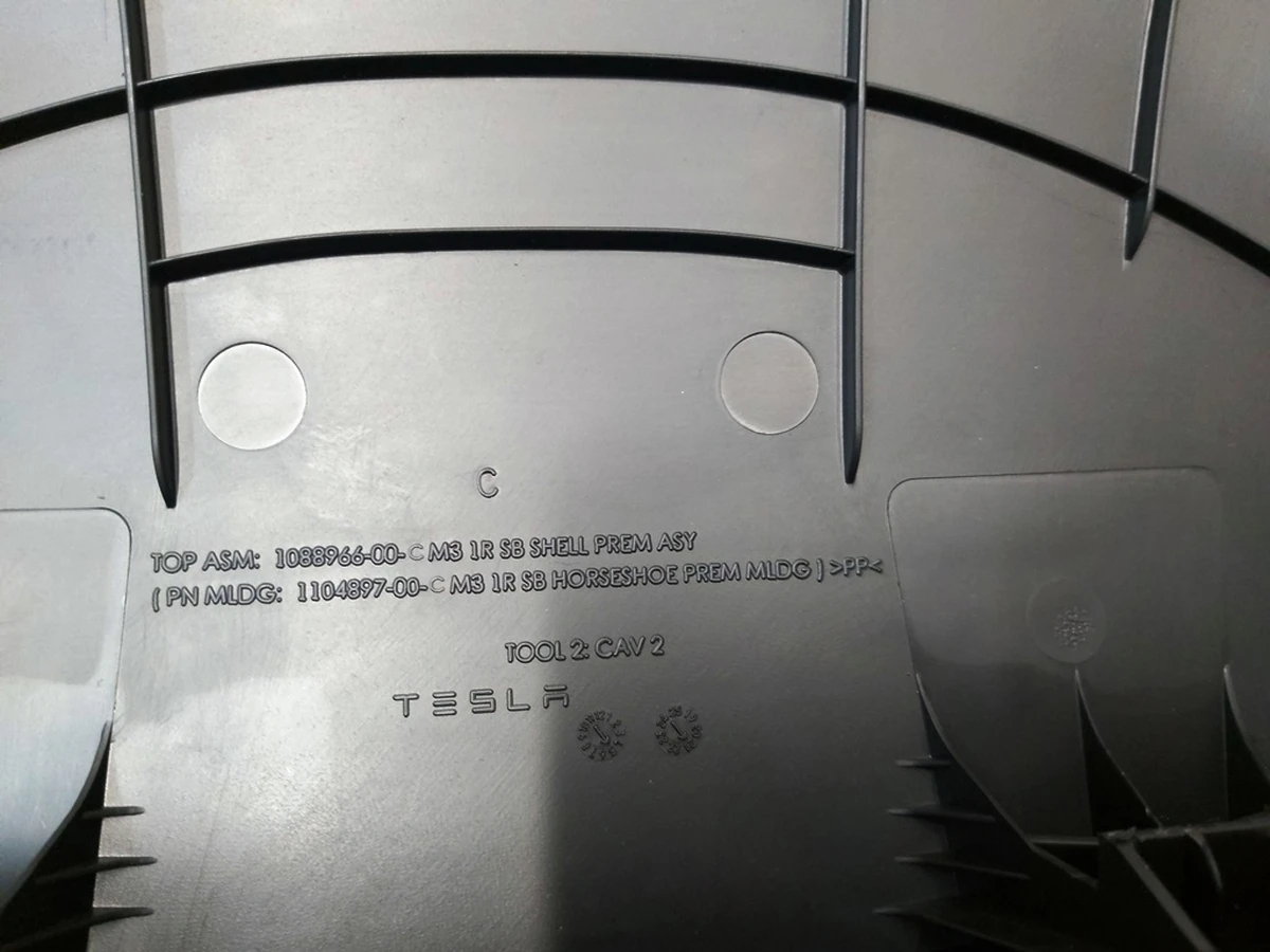 1 1ST ROW SEATBACK SHELL ASSEMBLY 1104897-00-C Tesla model 3, model Y 1088966-00-D
