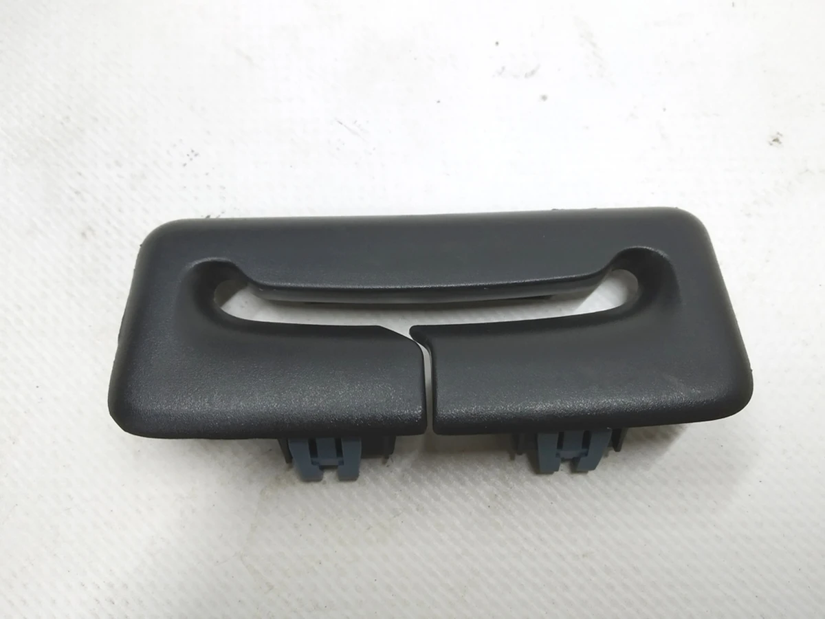 17 Накладка декоративная ремня безопасности 2-го ряда сиденья BLACK Tesla model 3 1089085-00-F