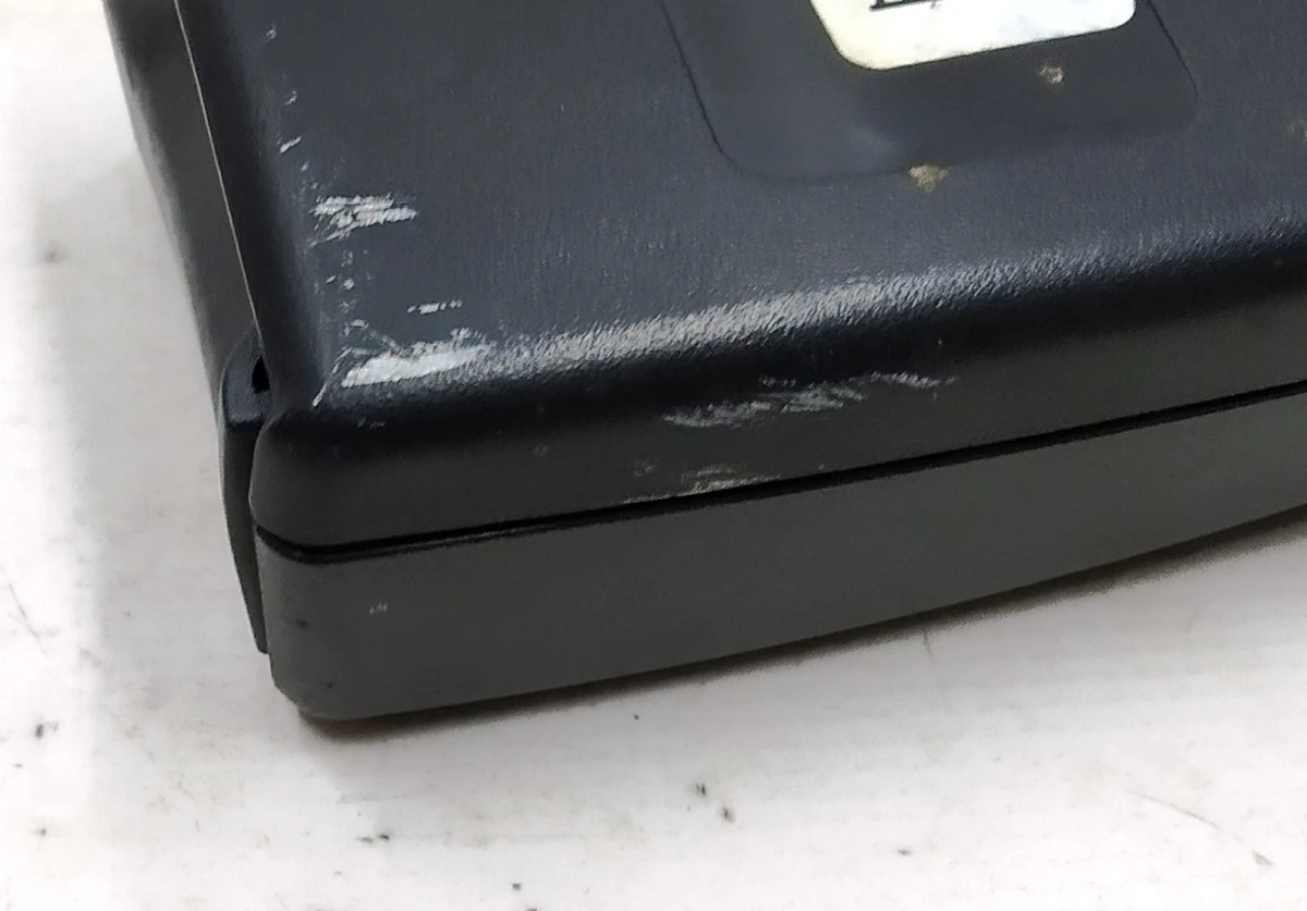 3 Замок ременя безпеки 2-го ряду сидінь 60/40 правий / центральний (BLACK) (з подряпинами) Tesla model X 1089189-05-B