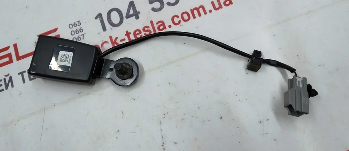 3 Замок ременя безпеки 2-го ряду сидінь 60/40 правий / центральний (BLACK) (з подряпинами) Tesla model X 1089189-05-B