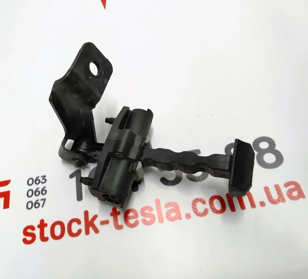 7 Ограничитель двери передней левой Tesla model 3 1089507-00-D